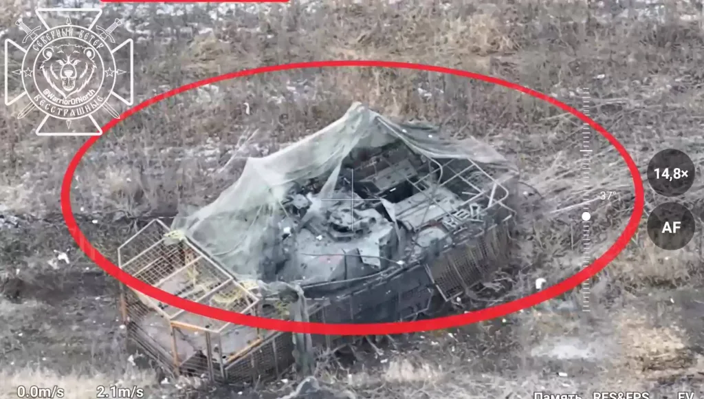 Уничтожение ударами FPV-дронов БМП CV9040C и группы пехоты ВСУ в районе села Мирополье Сумской области
