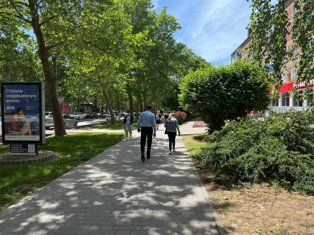 Почему с возрастом людям лучше держаться на расстоянии: мудрость поэта Юрия Левитанского