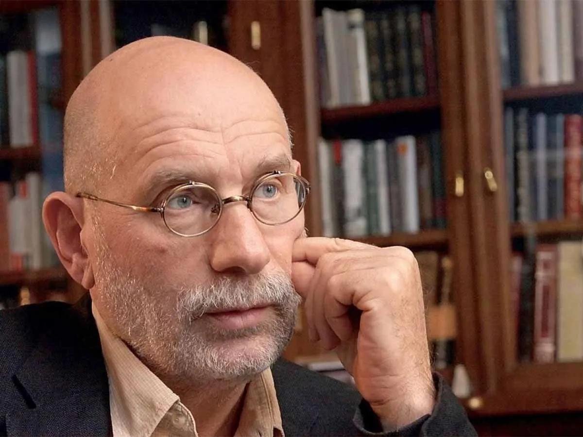 Писателя Акунина осудили на 15 лет лишения свободы0