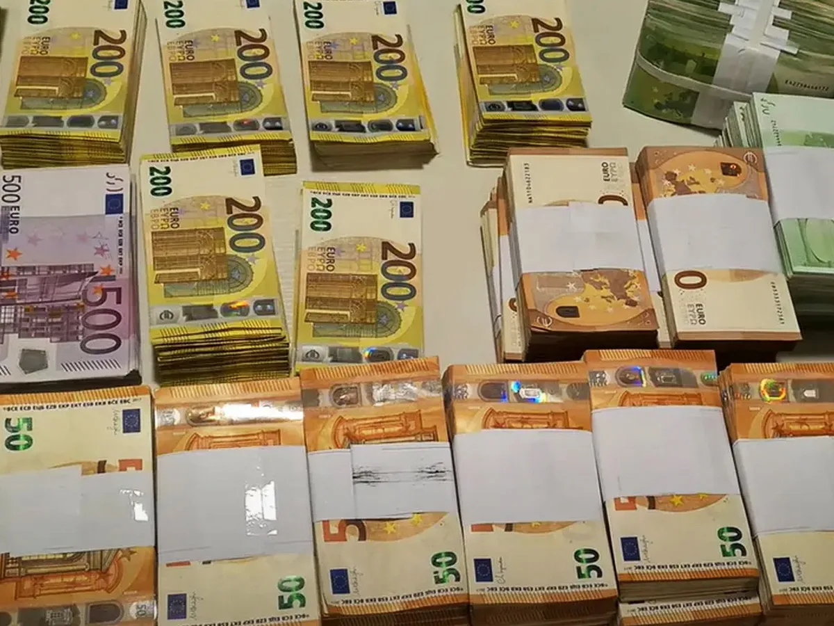 ЕС фактически признал капитуляцию Украины после неожиданного заявления главы Euroclear о дальнейших действиях россиян0