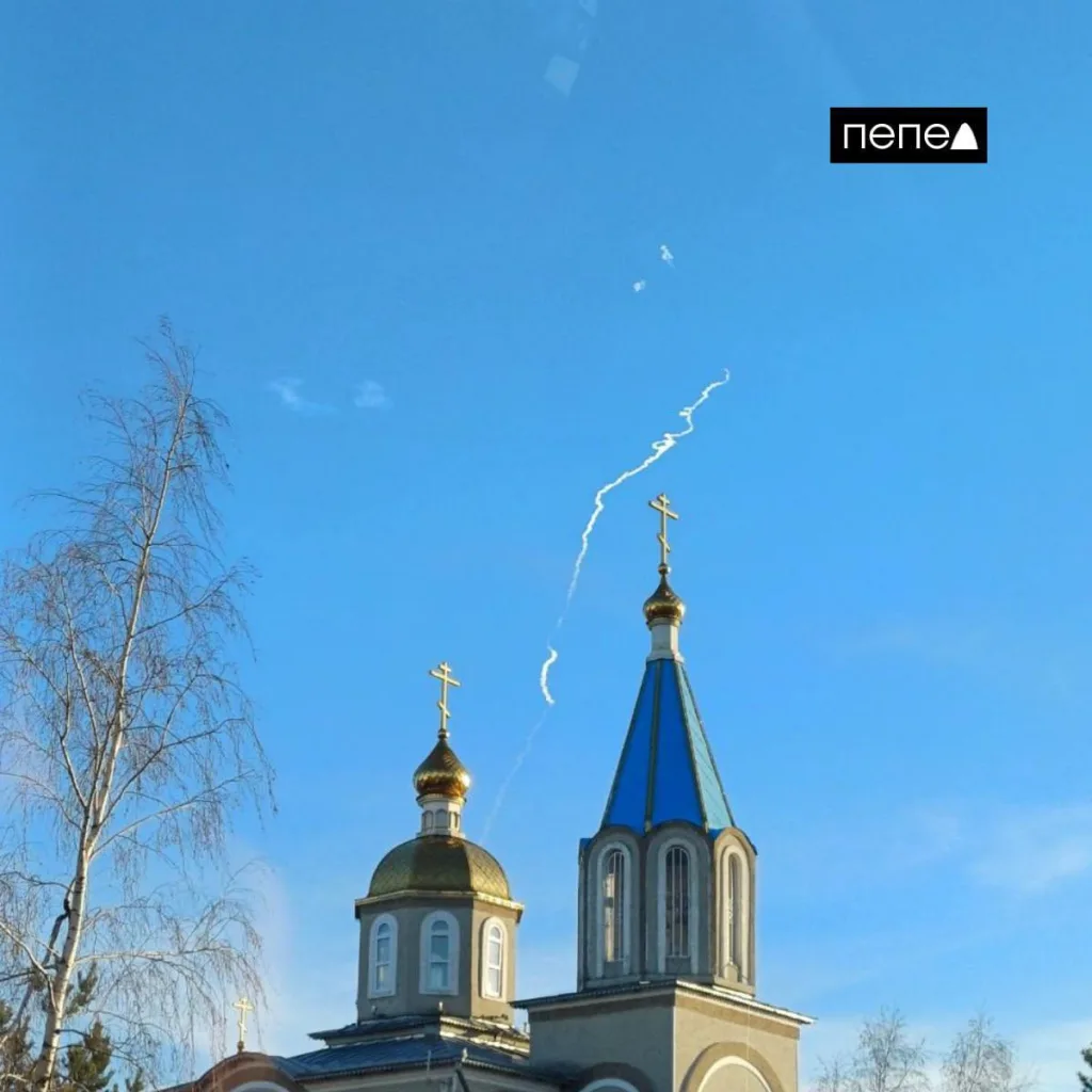 Кадры перехвата системой ПВО ракет GMLRS, запущенных противником по Белгороду