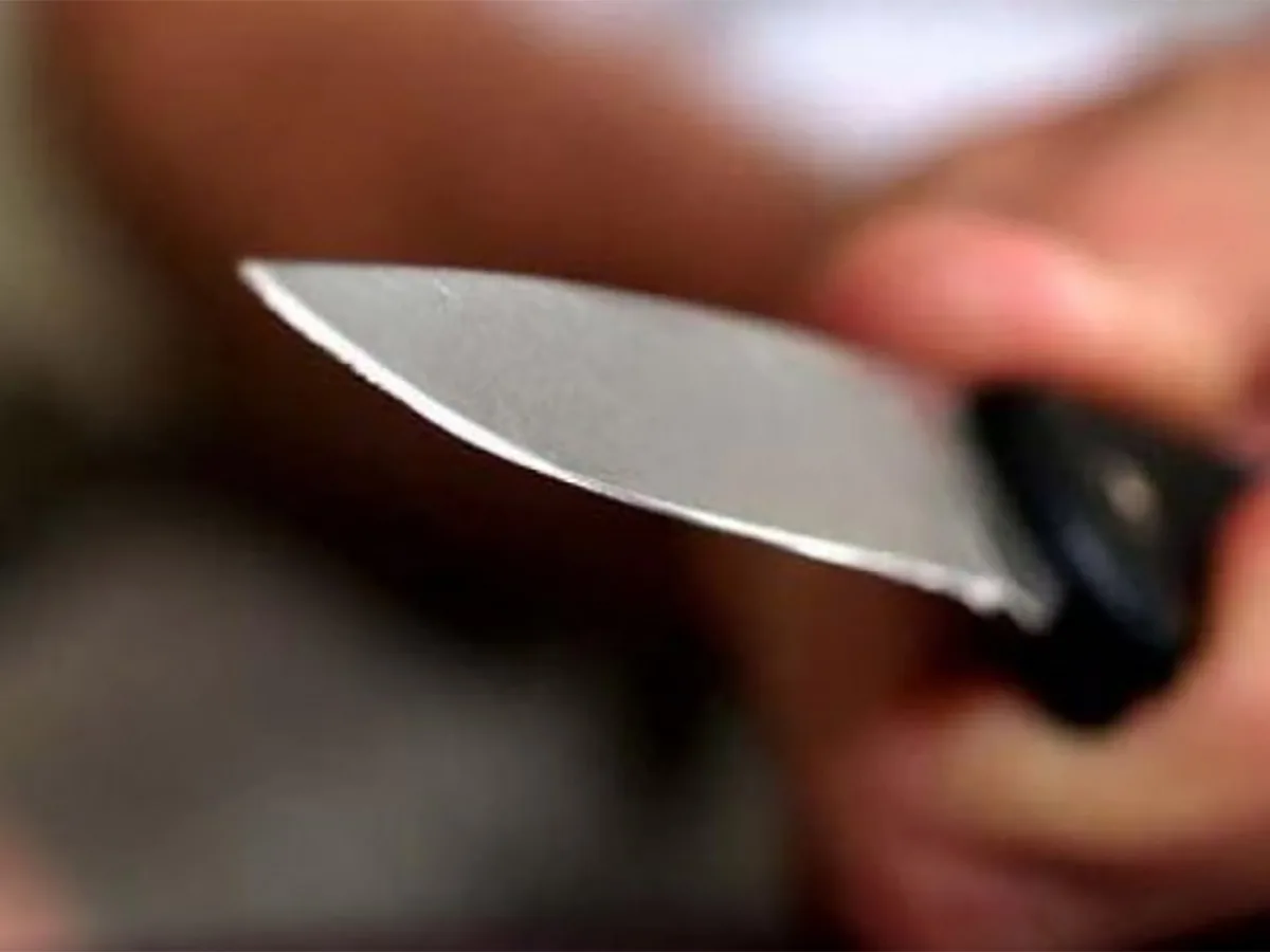 В столице ножевое ранение в шею получил директор театра «Лица»0