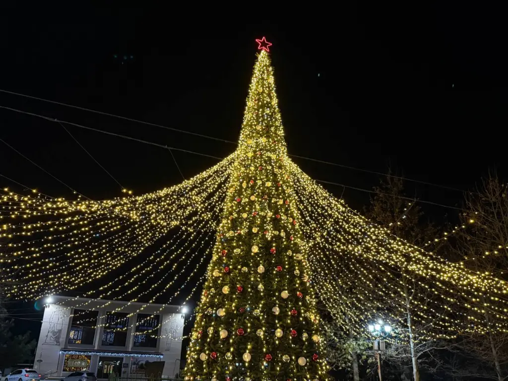 Новогодние праздники 2025-2026 были скорректированы в связи с текущей ситуацией в стране: представлен обновленный график отдыха