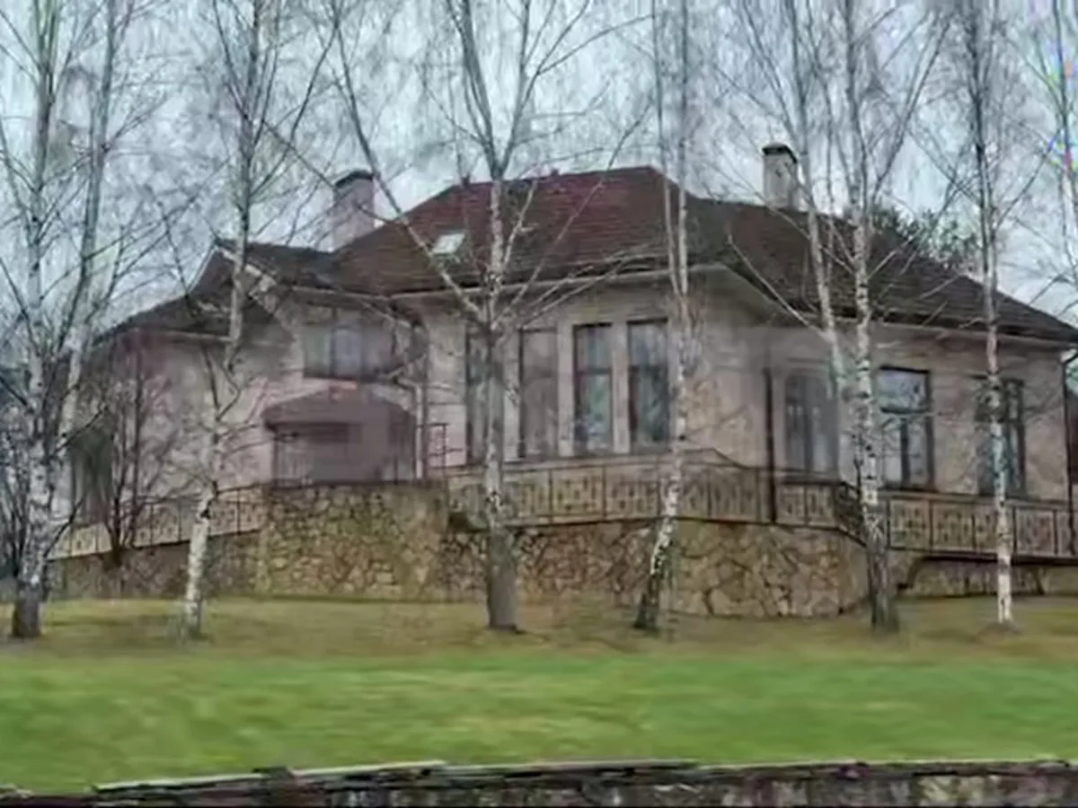 Долиной обнаружили скрытый дворец который она не обременяла налогами на протяжении 12 лет0