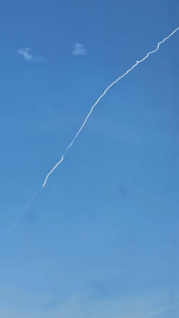 Кадры перехвата системой ПВО ракет GMLRS, запущенных противником по Белгороду