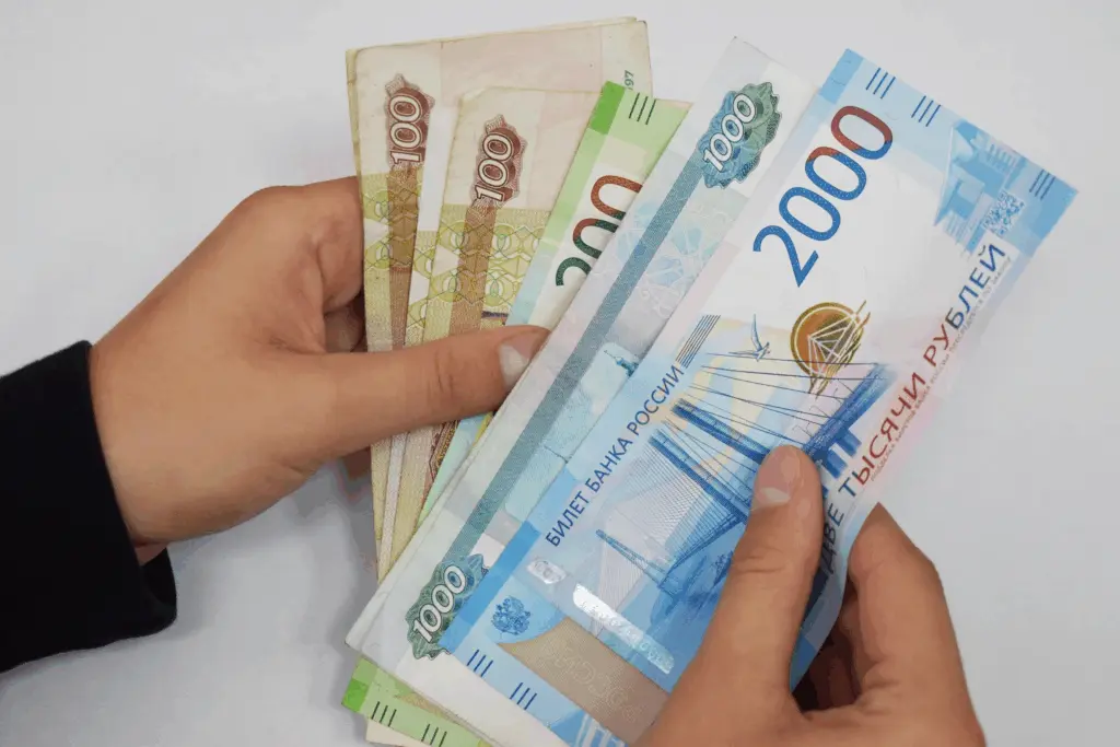 Пенсионеров активно вводят в заблуждение в финансовых учреждениях: как уберечь свои накопления