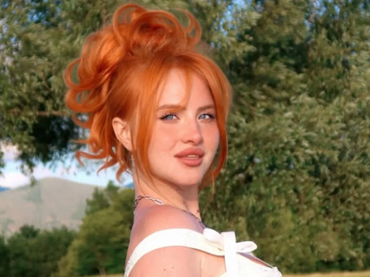 В Москве блогера Карпову оштрафовали после того как мужчина схватил её за ягодицы в метро0