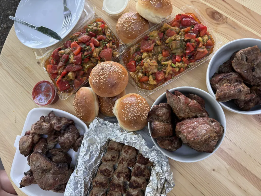 Маринад – просто великолепие. Используем исключительно этот маринад и обжариваем на сковороде. Приготовление не требует много усилий, а результат получается быстро и невероятно вкусным