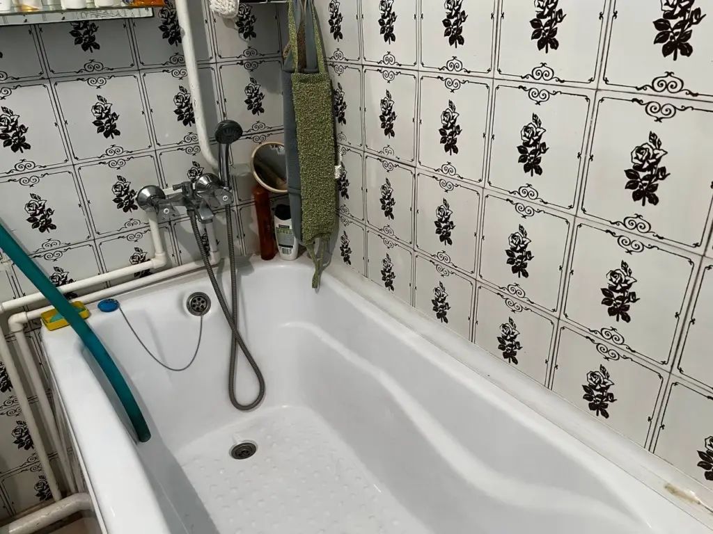 2 столовые ложки на губку — и ванна блестит, как на празднике: от застарелых загрязнений, ржавчины и желтизны не останется ни следа — даже свекрови можно показать без стыда