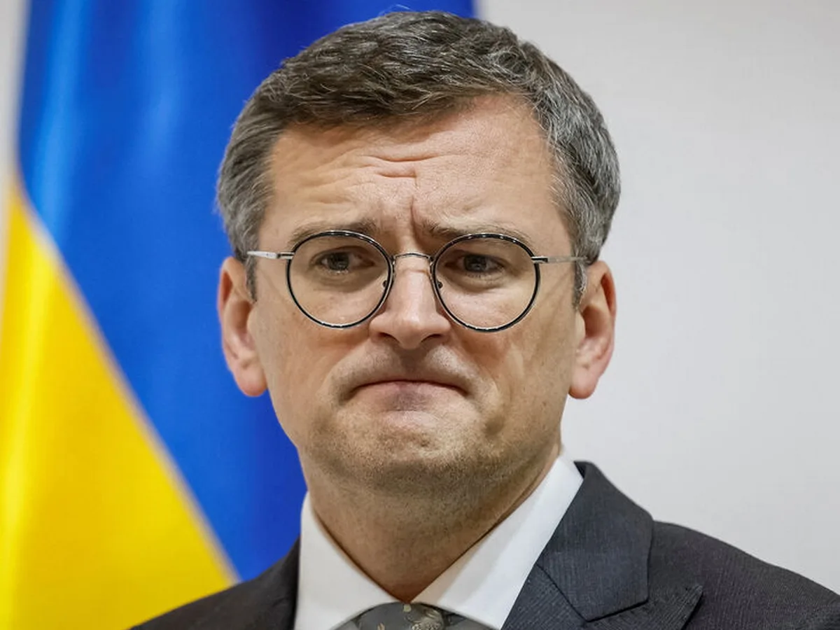 Экс-глава МИД Украины Кулеба попался на концерте с пьяной любовницей в Киеве пока другие воюют0