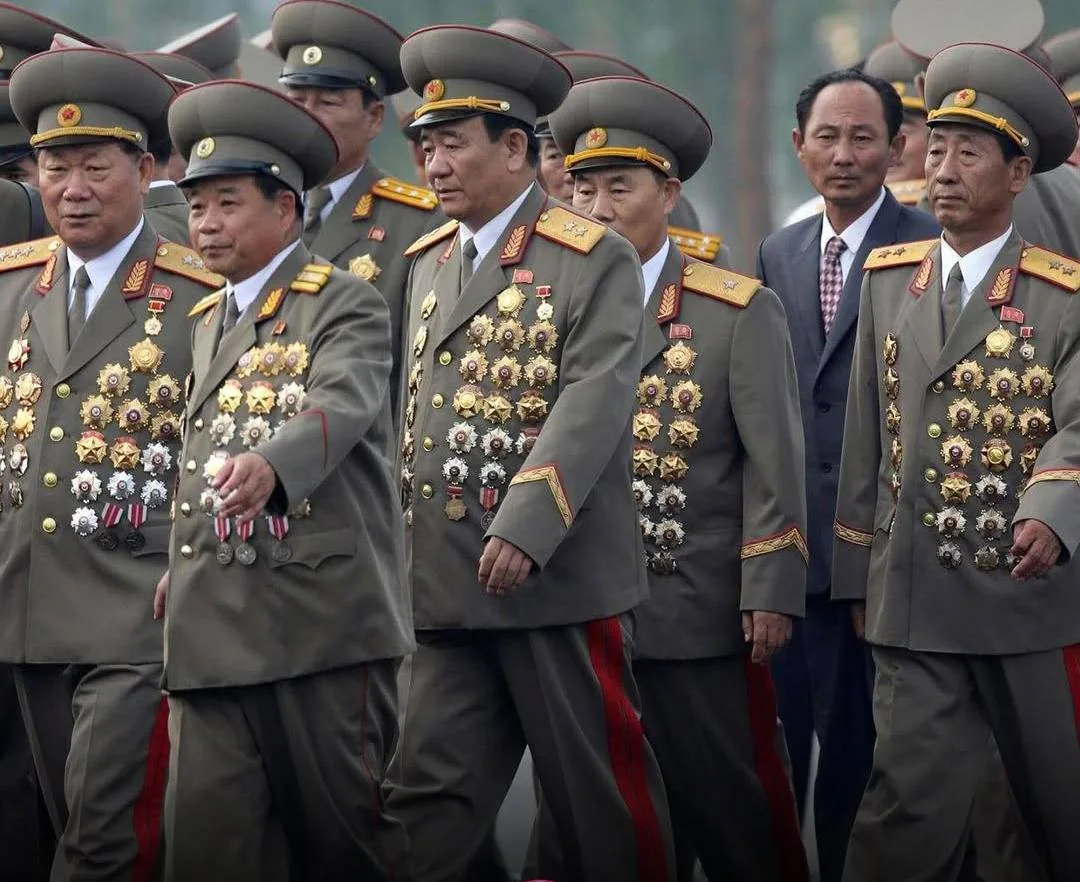 Выяснилось, почему у северокорейских генералов столько наград