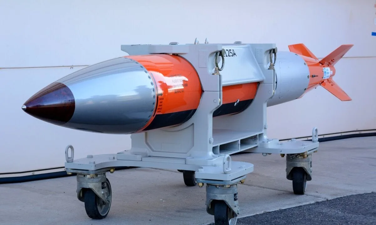 Глава министерства войны США: мы будем проводить ядерные испытания на равных с другими странами