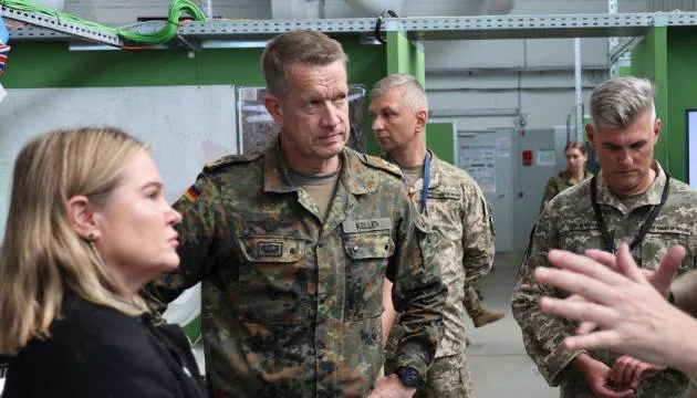 Окончание конфликта на Украине «пока не предвидится», считает генерал-майор Майк Келлер — заместитель командующего Штаба поддержки и подготовки НАТО на Украине (NSATU), об этом он рассказал в интервью Welt