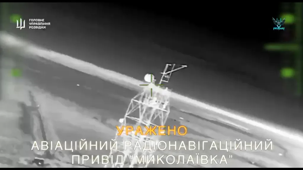 Прилеты украинских дронов по бомбардировщику Су-24М, макету разведывательно-ударного БПЛА "Орион", нескольким РЛС и автомобилю в Крыму