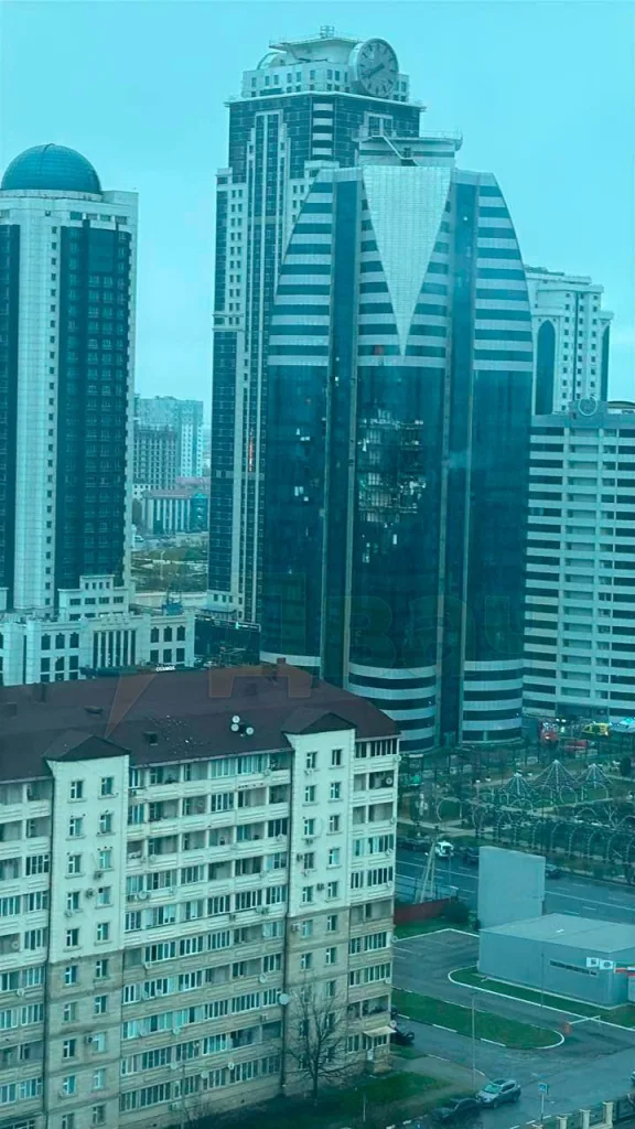 Последствия прилета украинских БПЛА по многоэтажке комплекса "Грозный Сити" в городе Грозный, Чечня