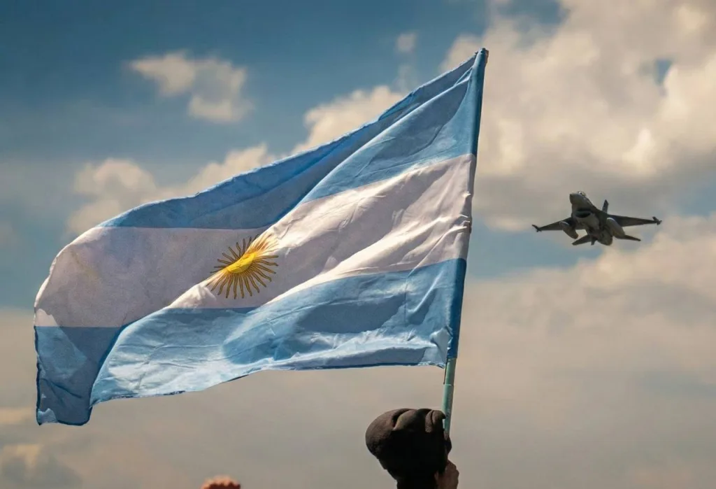 Завершился трансатлантический перелет первых шести истребителей F-16AM/BM MLU (Mid-Life Upgrade) ВВС Аргентины из Дании с промежуточными остановками в Испании, Канарских островах, и Бразилии