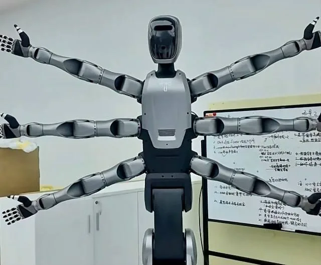 Роботов с шестью руками готовится ввести в эксплуатацию китайский гигант Midea