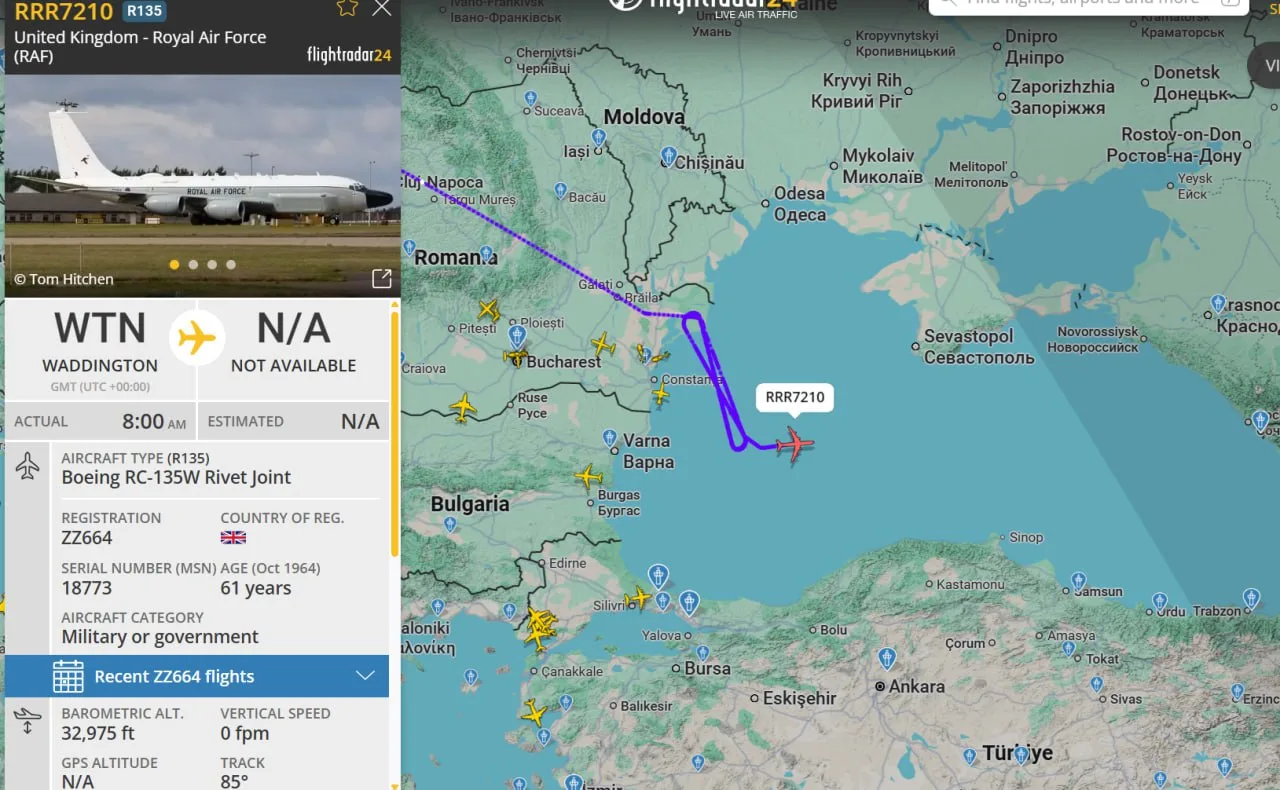 Британцы внезапно пригнали под Крым самолёт-разведчик Boeing RC-135W Rivet Joint, а в польский Жешув прибыл британский же транспортник Boeing C-17A Globemaster III