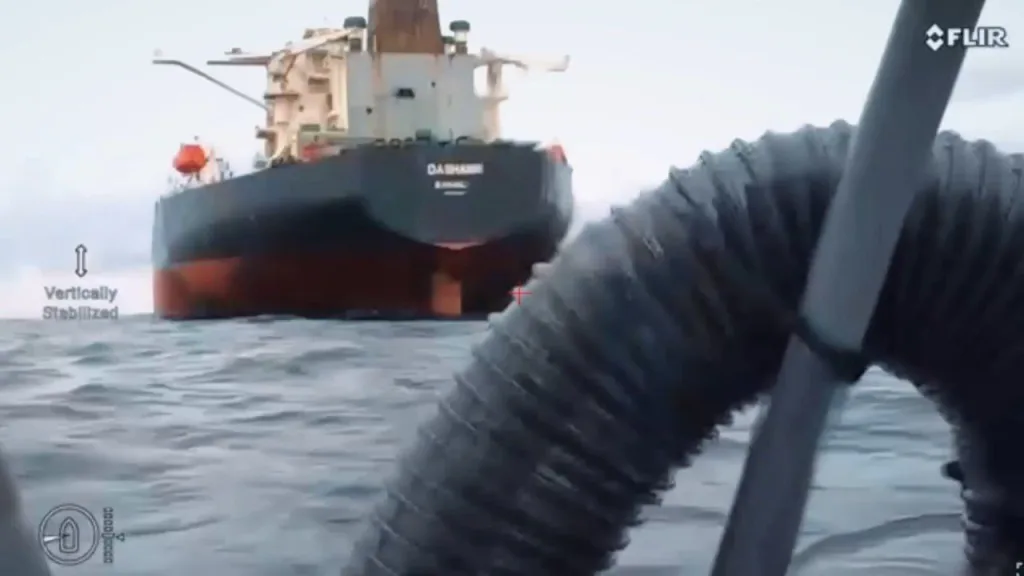 В Чёрном море вновь нефтяной танкер атакован безэкипажными катерами ВСУ