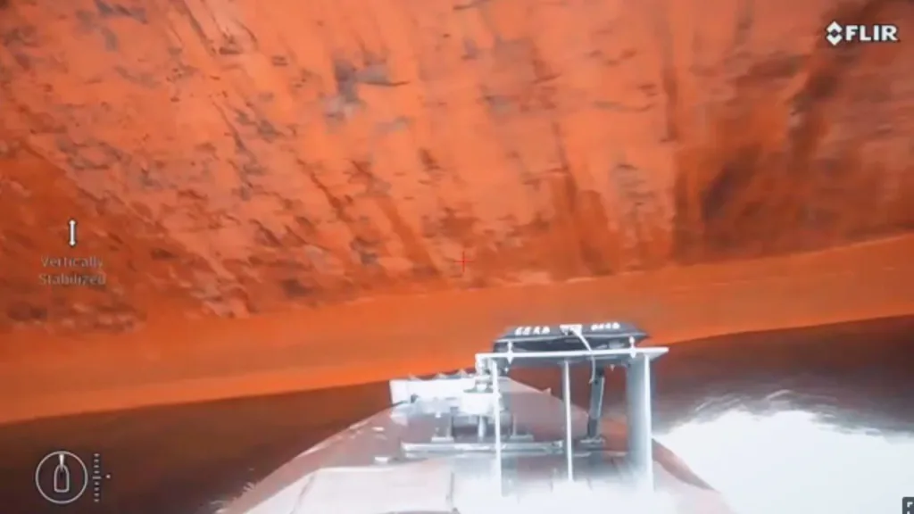 В Чёрном море вновь нефтяной танкер атакован безэкипажными катерами ВСУ