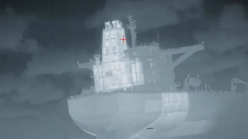 В Чёрном море вновь нефтяной танкер атакован безэкипажными катерами ВСУ