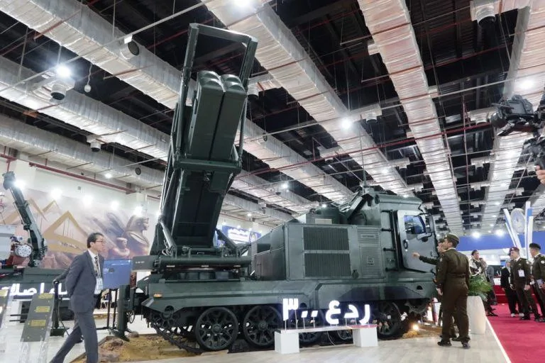 Египет продолжает развивать линейку своих РСЗО, размещаемых на базе гусеничного артиллерийских тягача АТС-59