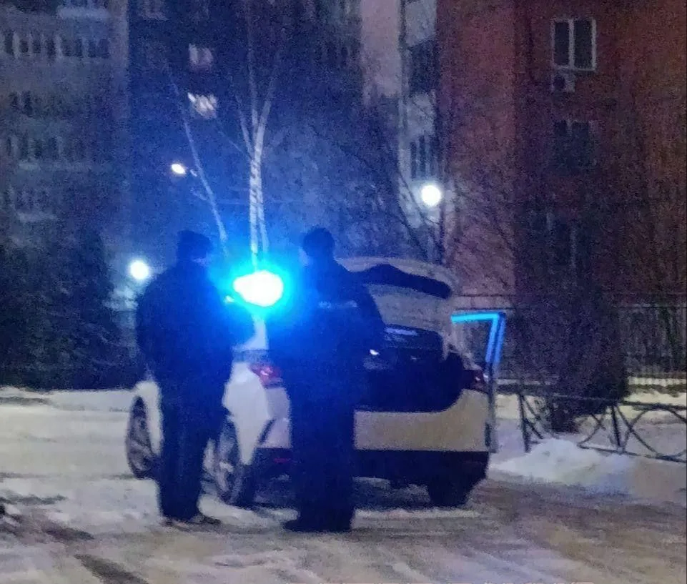 СМИ: в Петербурге школьник напал на учительницу с ножом – детей заперли в спортзале