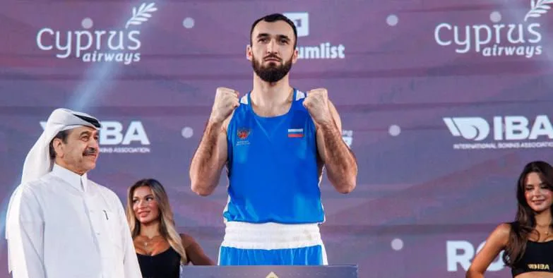 На чемпионате мира по боксу в Дубае прозвучала знакомая всем мелодия — гимн России