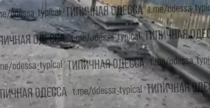 По мосту через Днестр в селе Маяки прилетела добавка, после вчерашнего пробного удара "Герани-2", не нанесшего существенного урона