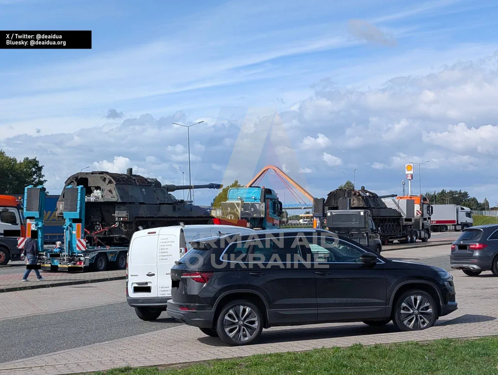 Транспортировка нескольких повреждённых 155-мм САУ PzH 2000 ВСУ для проведения ремонтно-восстановительных работ на территории Германии