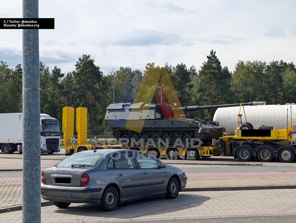 Транспортировка нескольких повреждённых 155-мм САУ PzH 2000 ВСУ для проведения ремонтно-восстановительных работ на территории Германии