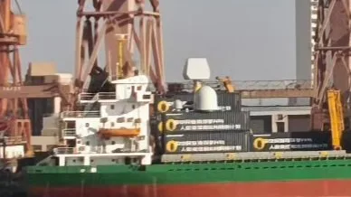 Китайский контейнеровоз с замаскированными под гражданские контейнеры вертикальными пусковыми установками ракет, РЛС и ЗРК