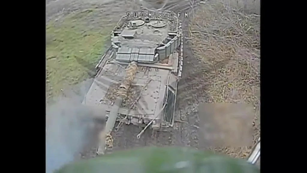 Методичное добивание обездвиженного танка Leopard 1A5 ударами FPV-дронов "Рубикона" возле села Николайполе на Константиновском направлении