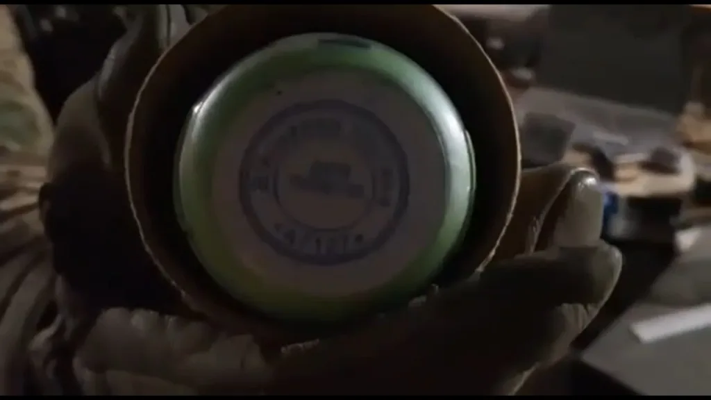 Экскурсия по брошенному штабу 1-го батальона 102-й бригады ТРО Украины в Гуляйполе по адресу Соборная улица дома 52 в исполнении штурмовиков 60-й ОМСБр