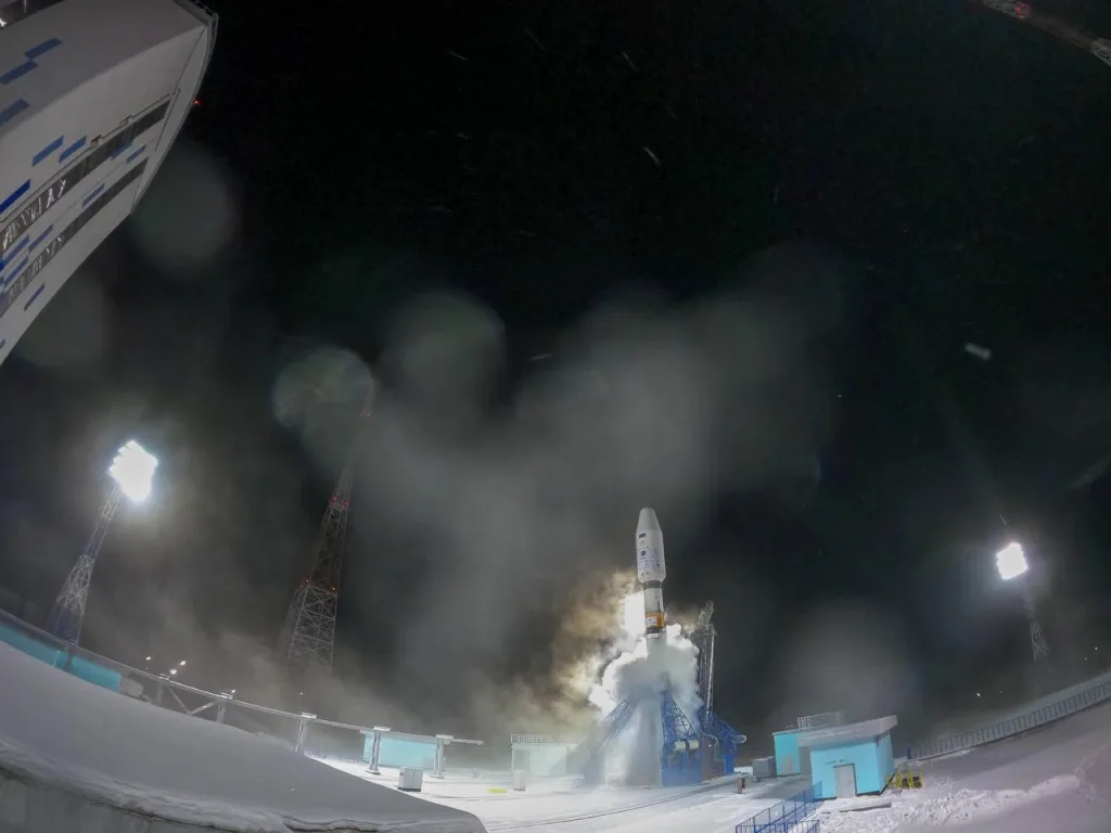 Ракета «Союз‑2.1б» успешно вывела 52 спутника с Восточного