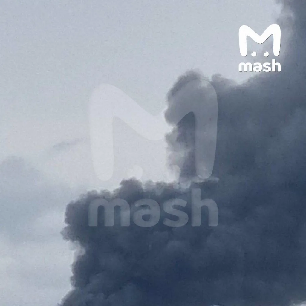 ВС РФ поразили ключевые экономические объекты в Одесской области — в портах Южный и Черноморск (Ильичевск) уничтожены промышленная зона, резервуары для хранения масла и товарное судно