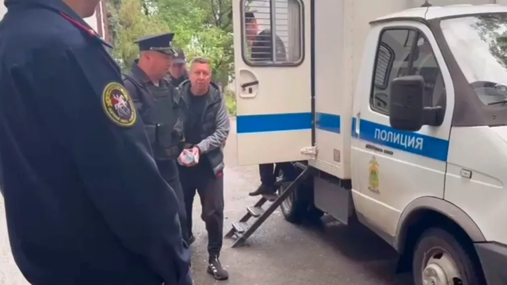 Геленджикский городской суд обратил в доход государства имущество бывшего главы Крымского района Краснодарского края Сергея Леся, а также 11 его родственников и сообщников