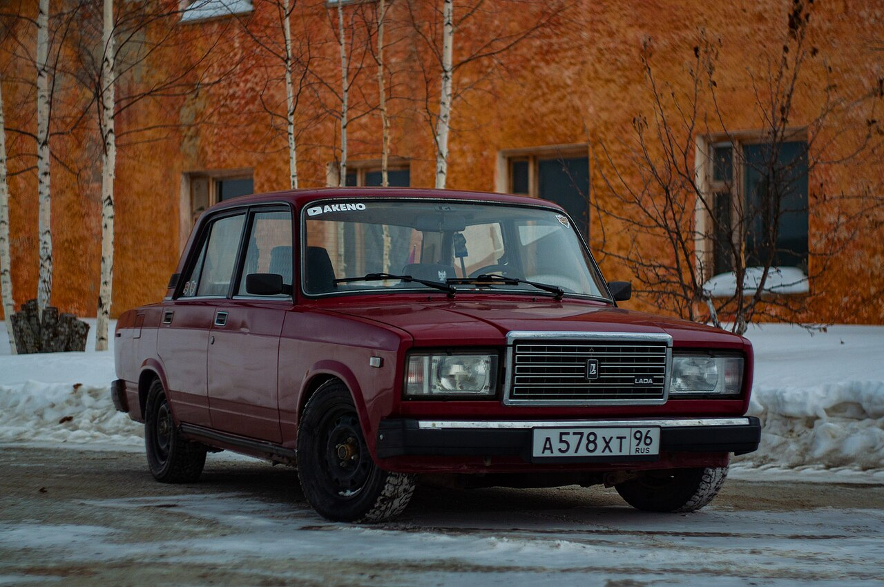 ВАЗ-2105 и ВАЗ-2107: ключевые отличия, которые влияли на выбор автомобиля