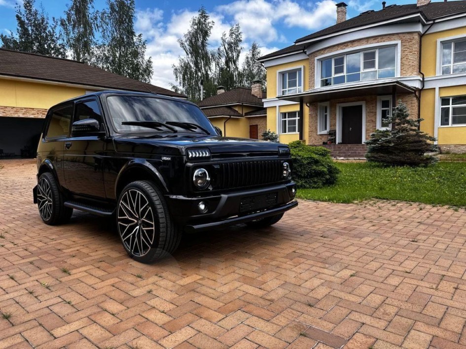 Лада Нива Легенд 2024: редкий экземпляр с уникальными доработками в Москве