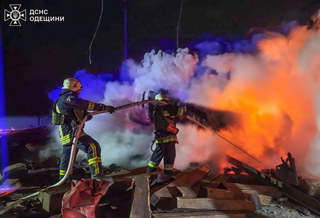 Прилет по энергообъекту в Одессе. Местные продолжают протестовать из-за отсутствия света