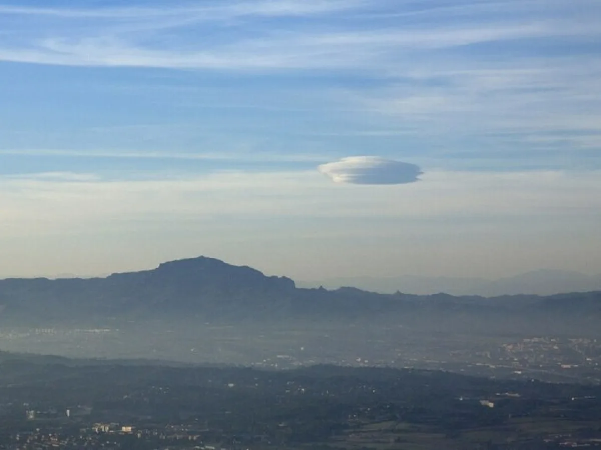 Шокирующие кадры: НЛО над секретной военной базой США – что это значит для безопасности?0