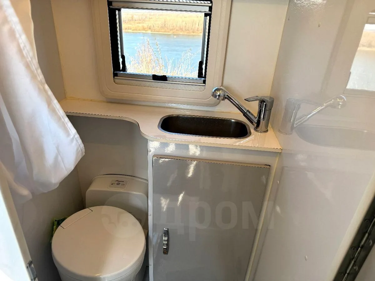 В Барнауле продают всесезонный прицеп KARSO caravans KS36 2023 года с отопителем и солнечными батареями