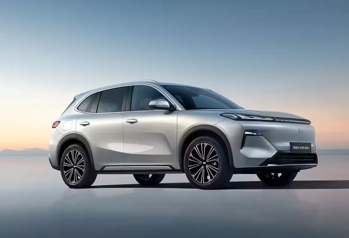 Новый игрок на рынке Geely EX5 EM-i: тест-драйв гибридного кроссовера с запасом хода почти 1000 км