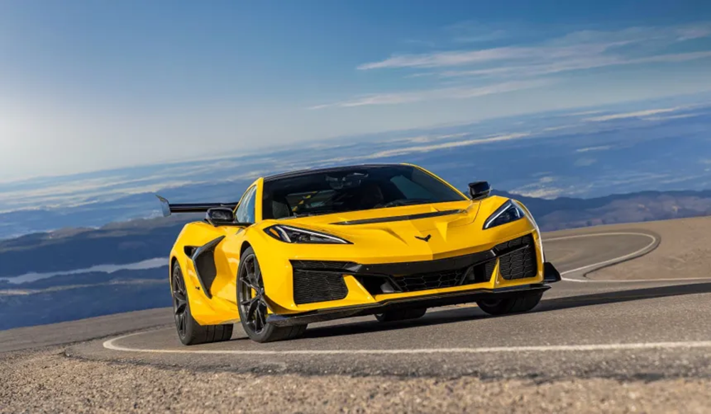 Пять серийных автомобилей с ДВС, преодолевающих четверть мили менее чем за 10 секунд