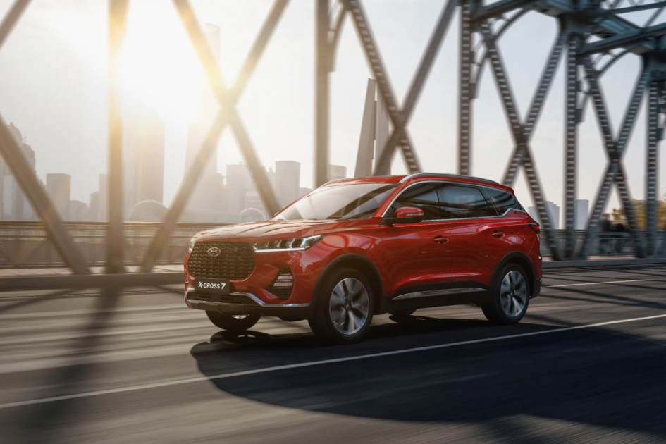 Конкурент Lada: новый кроссовер XCite X-Cross 7 на рынке и его реальные цены у дилеров