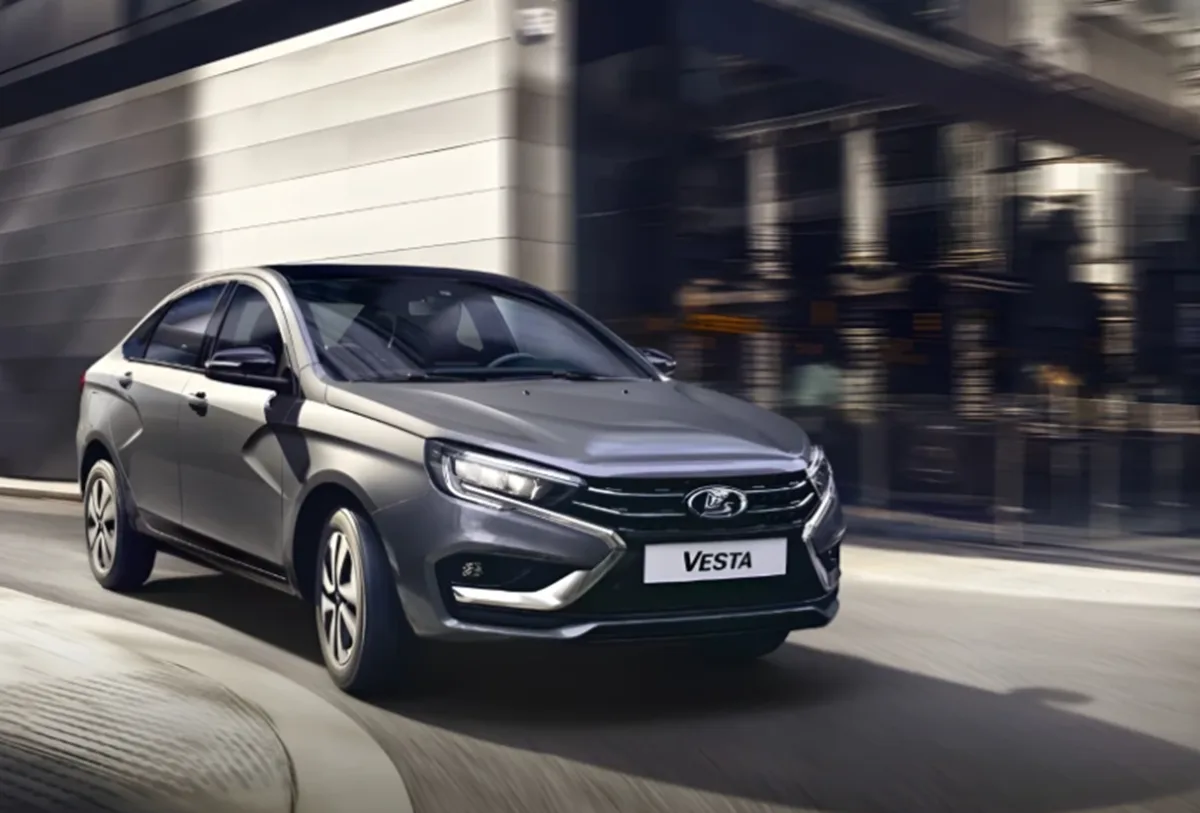 Плюсы и минусы Belgee S50 и Lada Vesta: какой седан выбрать в 2026 году