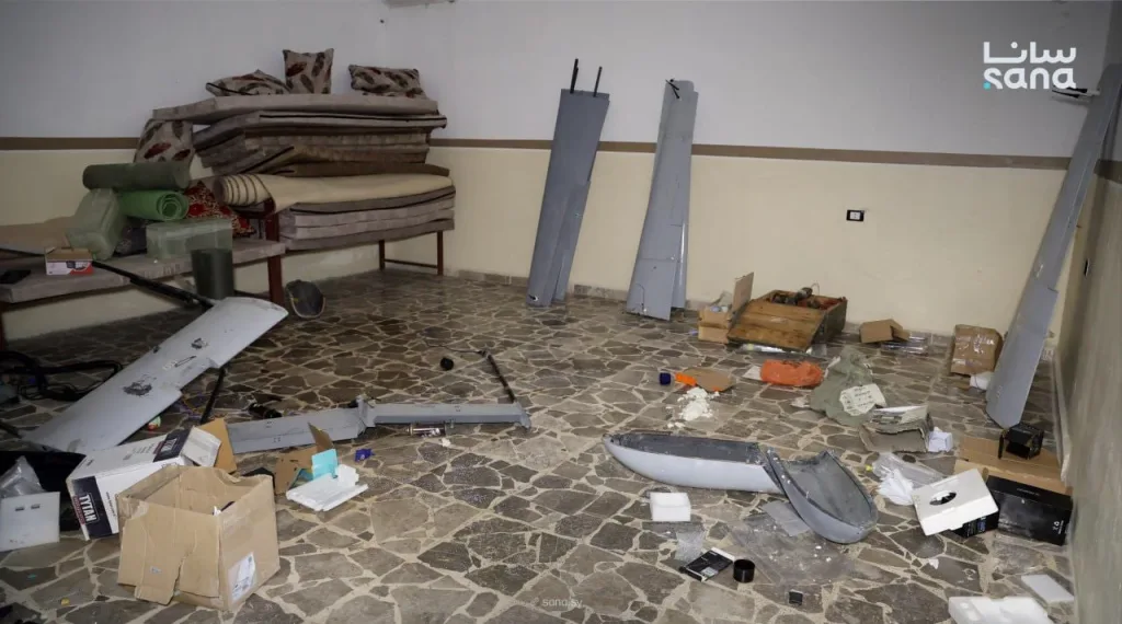 Различные дроны-камикадзе сборки СДС, обнаруженные силовиками нового режима Сирии в районе Шейх-Максуд на востоке Алеппо, а также в городе Табка