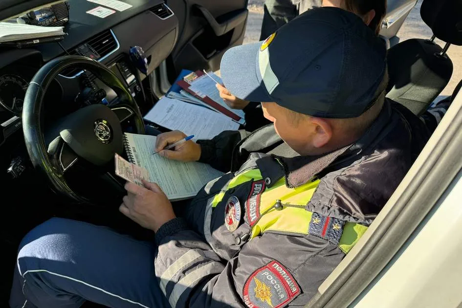 С 2026 года штраф за тонировку коснется всех автомобилей в России