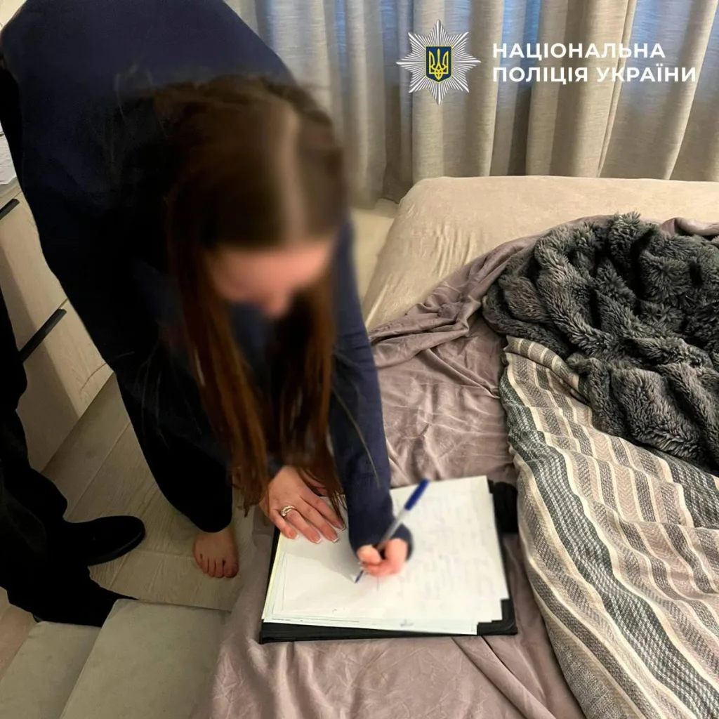 Трех киевлянок передали в СБУ за то, что они пели песни на русском языке