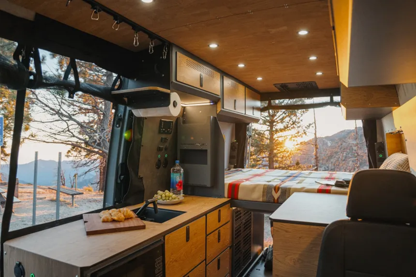 Point Break: универсальный кемпер для работы, путешествий и жизни вне города